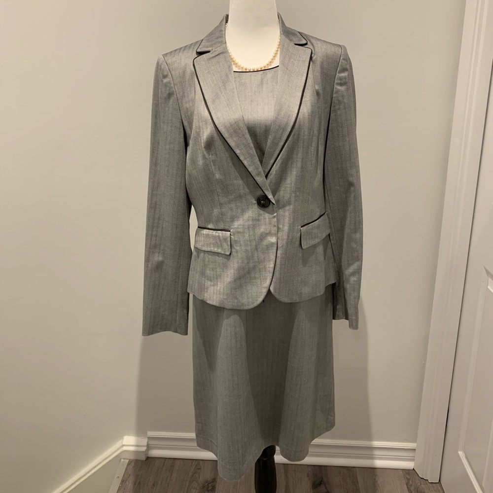 CAROLL French Women’s Dress Suit